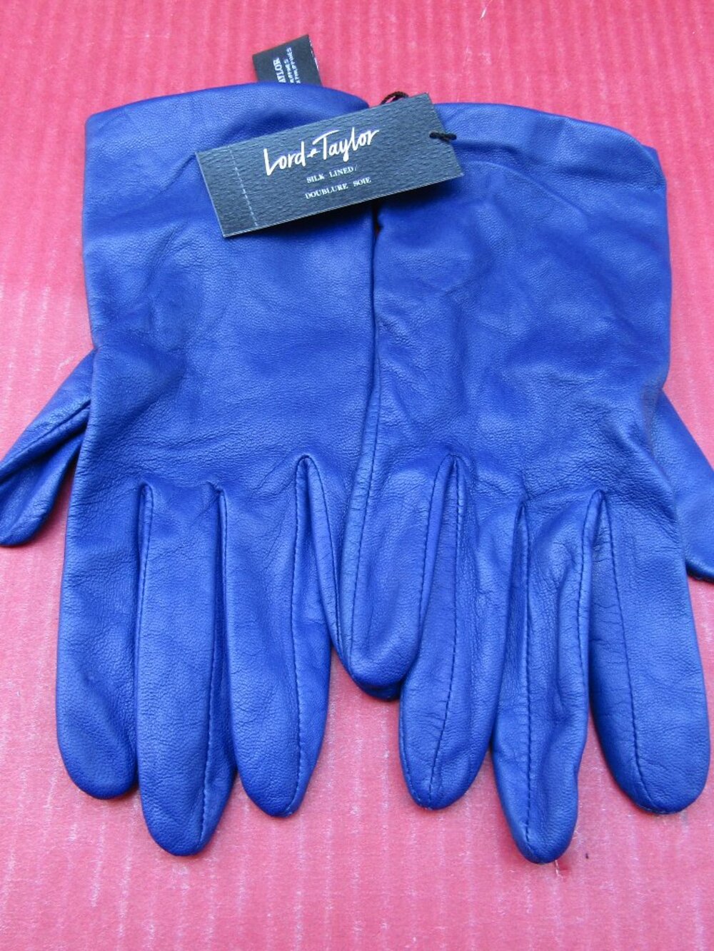 LORD & TAYLOR LADIES GLOVES 7 1/2 ELECTRIC BLUE S078-0028 100% LEATHER